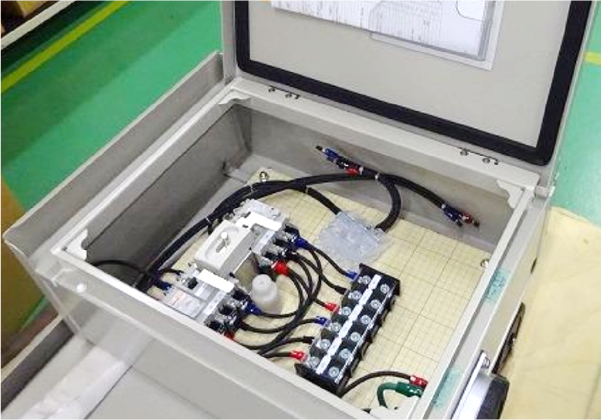 屋外用電源箱の組立・配線