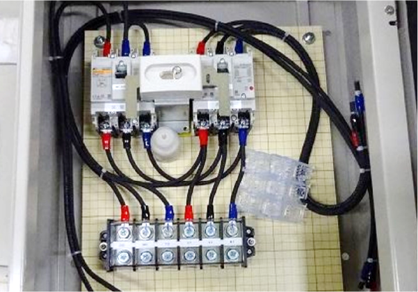 屋外用電源箱の組立・配線